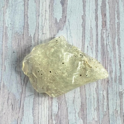Nefertitis Libyjské sklo Egypt 28 NF60742 - cca 2,8 x 2,4 cm, 6,7 g