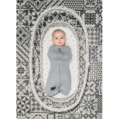 Sleepee Zavinovačka First Step Swaddle s čepičkou Tmavě Šedá