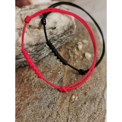 Червен конец със седем възела