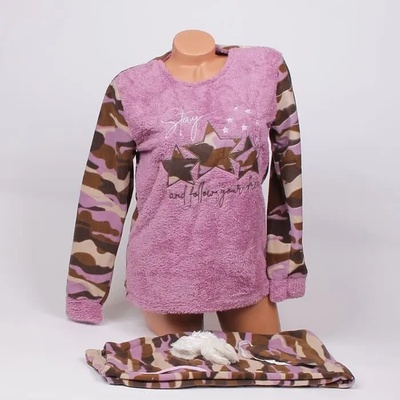 Пухкава зимна пижама в лилаво и камуфлажен десен