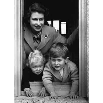 Fotografia Queen and her Children, Hulton Deutsch, 30 × 40 cm