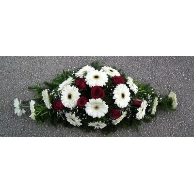 ТРАУРЕН БУКЕТ РОЗИ И ГЕРБЕРИ