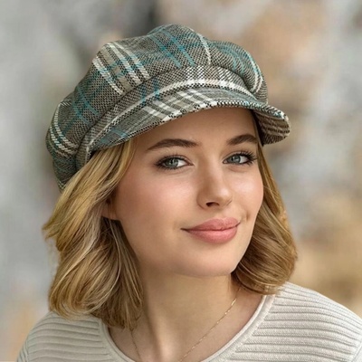 Krumlovanka Zimní dámská čepice s kšiltem bekovka károvaná s tyrkysem Me-B33