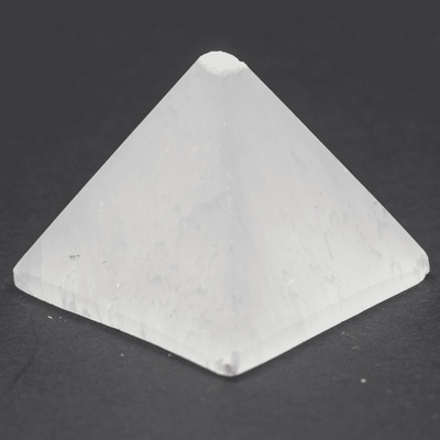 Milujeme Kameny Selenit bílý - pyramida - VADA VAD339