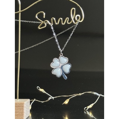 Meganflo Медальон с кърма - Детелина