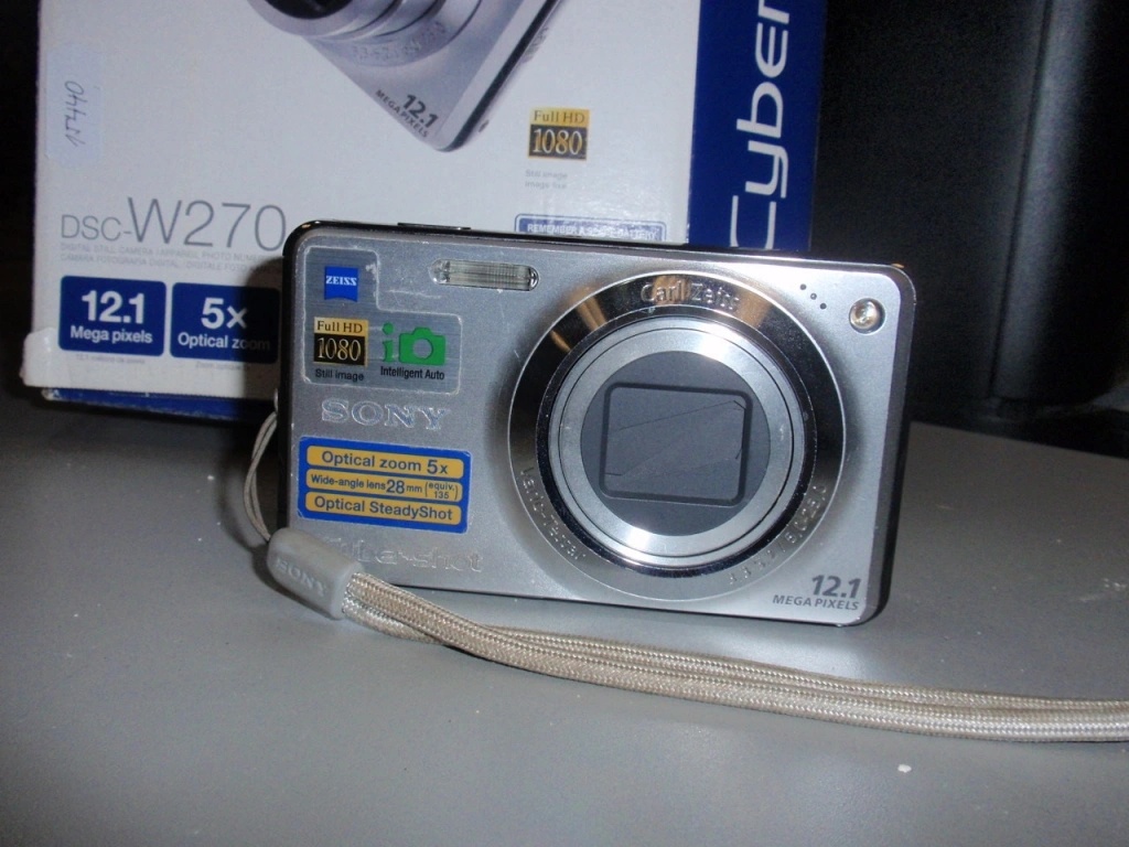 Sony Cyber-Shot DSC-W270 - Heureka.cz