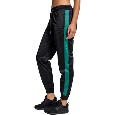 Urban Classics Дамски спортни панталони с маншети Urban Classics, черни и зелени (TB1857.blackgreen)