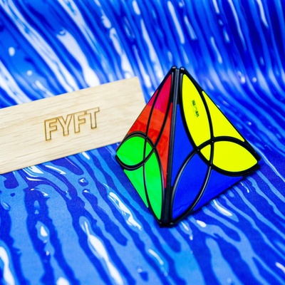 QiYi MoFangGe Clover Pyraminx (QiYi) Čierna