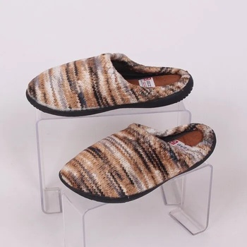 Image 1 of Зимни дамски пантофки в кафяви цветове