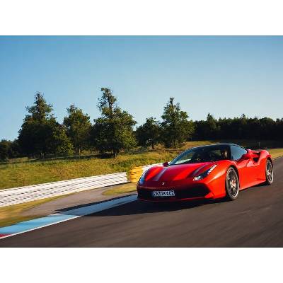 Jízda ve Ferrari 458 Italia na závodním okruhu