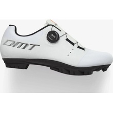 DMT KM4 2025 bílá