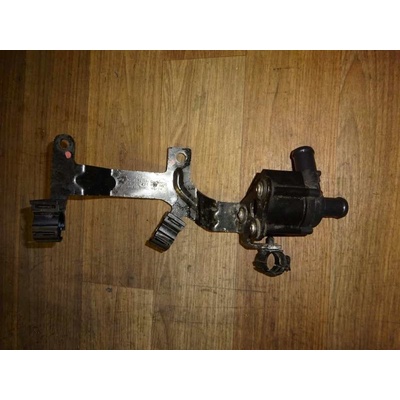 čerpadlo vodní + držák VW Transporter T6 7E0 2,0 TDi 150 KW 5Q0965561 7E0121079AG