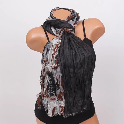 Дамски шал в сиво и черно с кафяви шарки