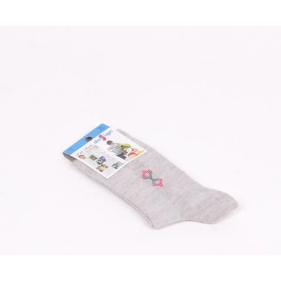 Детски памучни чорапи в светлосив цвят с фигурка и надпис
