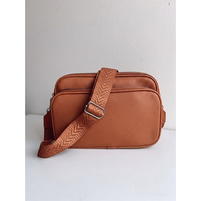 Praktická hnedá crossbody kabelka s dvoma priehradkami