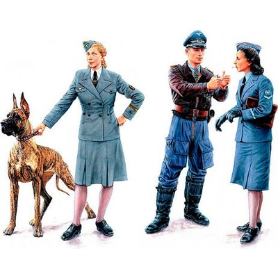 MASTER BOX LTD Woman at war: Germany Luftwaffe Helferin MasterBox 1:35