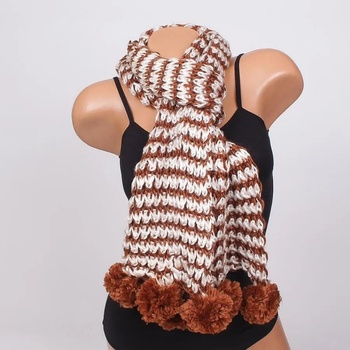 Image 1 of Плетен шал в кафяво и бяло с помпони