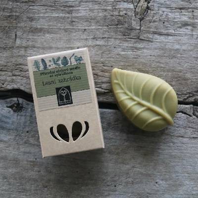 Růžový květ mýdlo se spirulinou lesní zahrádka 85 g