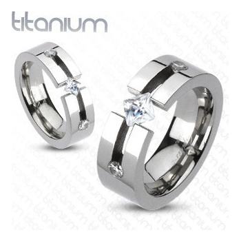 Šperky eshop Titanový prsten výřez čtvercový a kulaté zirkony F3.4