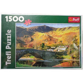 Trefl Трефел Пъзел 1500 eлемента Trefl - Селище в планината с каменен мост над рeката