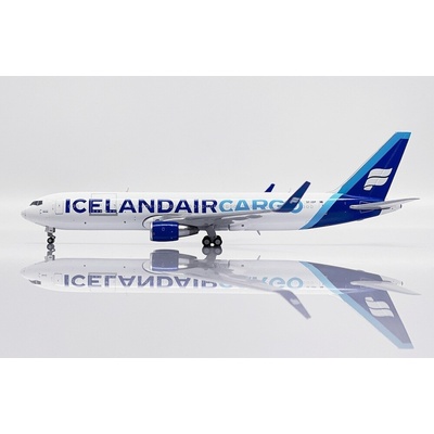 JC Wings B767-319ERBCFWL Iceland Cargo Sky Blue Tail Named Heimaey 1:400