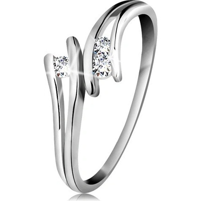 Šperky eshop diamantový zlatý prsten 585 tři zářivé čiré brilianty rozdělená ramena bílé zlato BT180.79