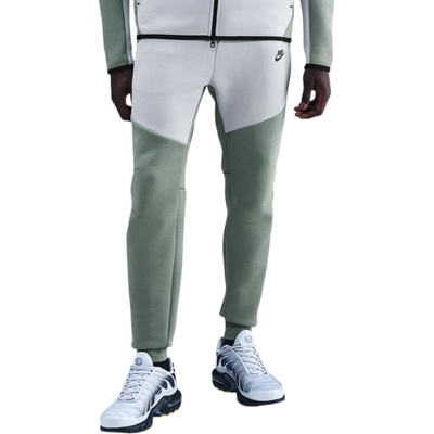 Nike Tech Fleece zelená