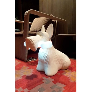 Qeeboo Настолна лампа Scottie (34001WH)