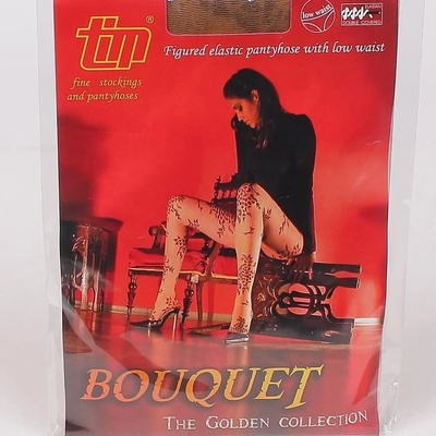 Бежов чорапогащник с фигурален десен