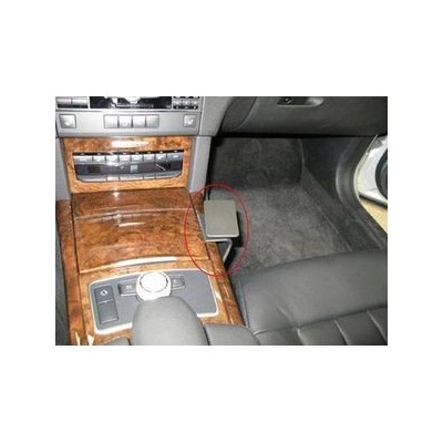 Brodit ProClip pre Mercedes Benz E-Class Sedan 09-16/Stationwagon 10-16 (len pákové radenie), dole 834333