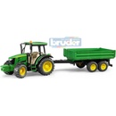 Bruder Traktor John Deere 5115M s přívěsem 1:16