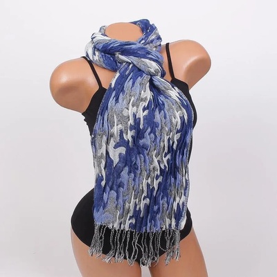 Ефектен дамски шал в синьо, бяло и сиво
