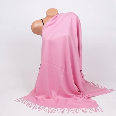 Нежен кашмирен шал в розово с ресни