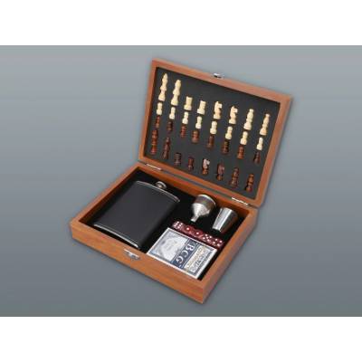 Súprava BLACK ploskačka 240 ml + štamperlík + ŠACHY + karty + kocky
