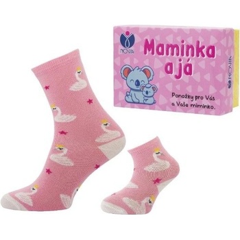 MAMINKA A JÁ kojenecké a dospělé ponožky NOVIA v dárkové krabičce labuť 1 krabička