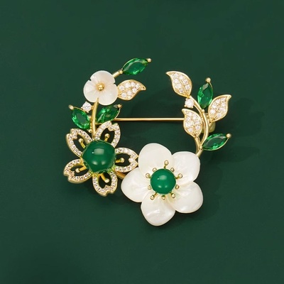 Éternelle brož s perleťovými květy a zirkony B7342-XR08933F zlatá