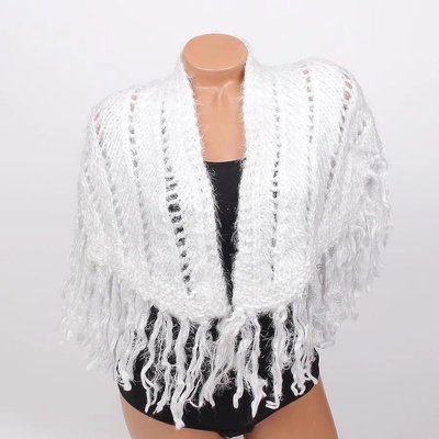 Дамски плетен шал-наметка в бяло с ресни