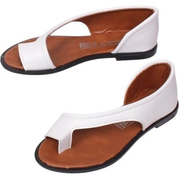 Кожени сандали в бял цвят с равна подметка