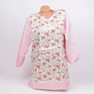 Бяла престилка за готвене с червени рози