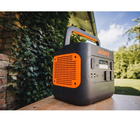 Jackery Explorer 2000 Pro