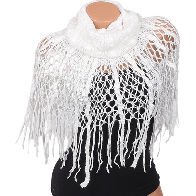 Плетен шал-яка в бяло с ресни