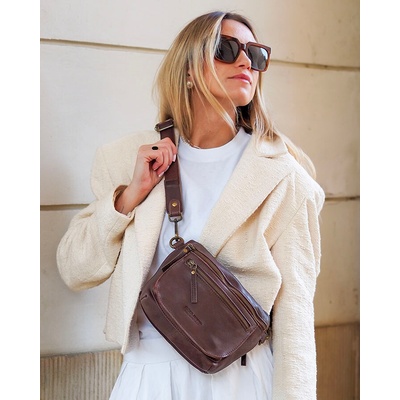 Mazzini Marco Čokoládová malá kožená crossbody kabelka na širokom popruhu
