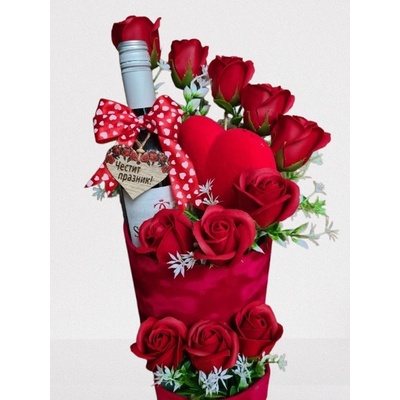 КУТИЯ С ВЕЧНИ ЧЕРВЕНИ РОЗИ