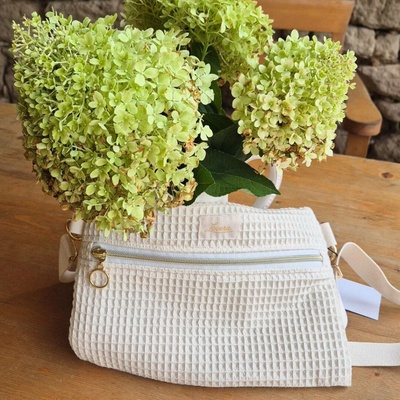 Lovera Dámská designová taška crossbody vafle Smetanová 2