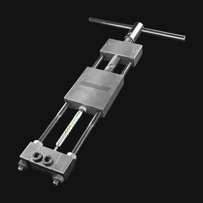 Nástroj na výmenu hrotov Winmau Craftsman Re-Pointing System