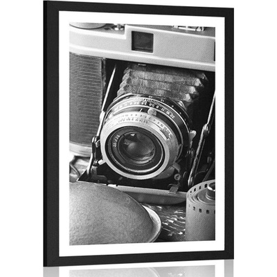 Plakát s paspartou starý fotoaparát v černobílém provedení - 40x60 silver