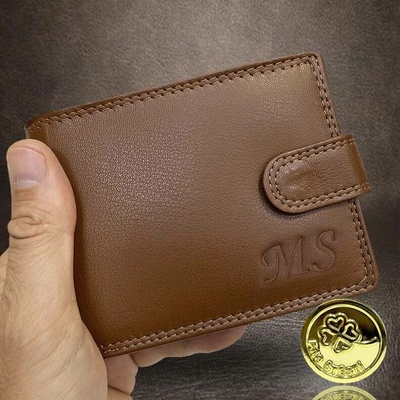 Klasická pánská peněženka z měkčené pravé kůže v čokoládově hnědé s monogramem Elegantní doplněk ražba monogram u A Okrasně Monotype Cors.