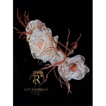 Radi handmade Диадема от розова коприна с коралови пера (696)