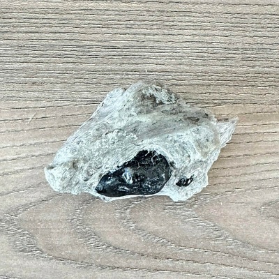 Nefertitis Obsidián Apačská slza v matrixu USA 55 NF64427 - cca 2,7 cm, 76,3 g