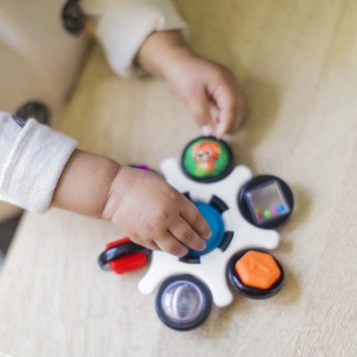 Baby Einstein hračka senzorická Curiosity Clutch
